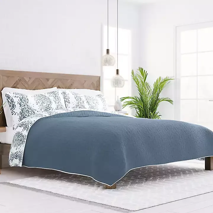 Blue Damask Reversible 3-pc. King Quilt Set