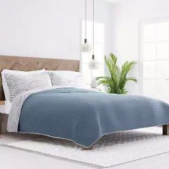 Blue Scalloped Reversible 3-pc. Queen Quilt Set