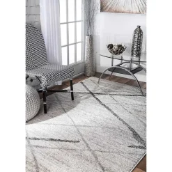Gray Thigpen Diamond Area Rug, 5x8