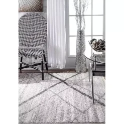 Gray Thigpen Diamond Area Rug, 5x8