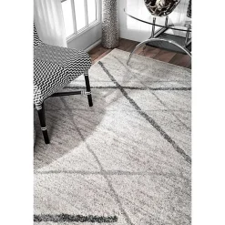 Gray Thigpen Diamond Area Rug, 5x8