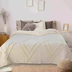 Ivory Geometric Queen Coverlet