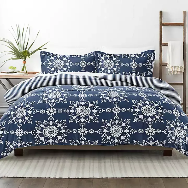Navy Daisy Medallion Queen 3-pc. Comforter Set