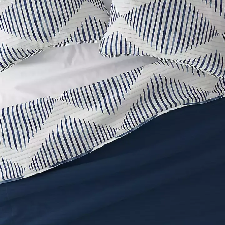Navy Diamond Line Reversible 3-pc. King Quilt Set