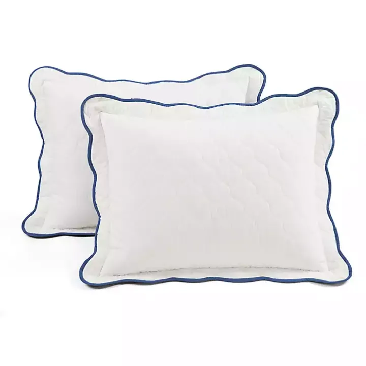 White and Navy Scallop 3-pc. Full/Queen Quilt Set