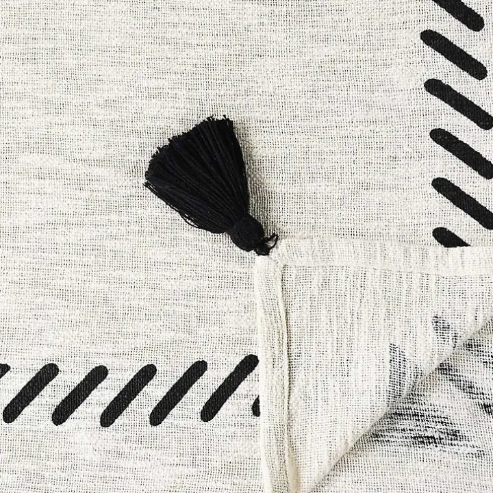 Anna Black And White Diamond Throw