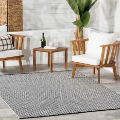 Black & White Trellis Indoor/Outdoor Rug, 4x6