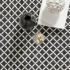 Black & White Trellis Indoor/Outdoor Rug, 6x9