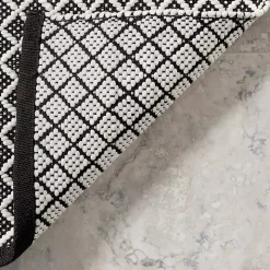 Black & White Trellis Indoor/Outdoor Rug, 6x9