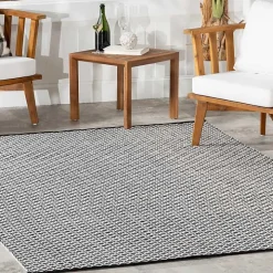 Black & White Trellis Indoor/Outdoor Rug, 4x6