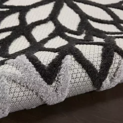 Black and White Floral Round Outdoor Area Rug, 5x5