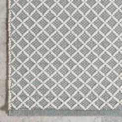 Blue & White Trellis Indoor/Outdoor Rug, 4x6