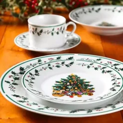 Christmas Tree Trimming 16-pc. Dinnerware Set