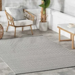Gray & White Trellis Indoor/Outdoor Rug, 5x8