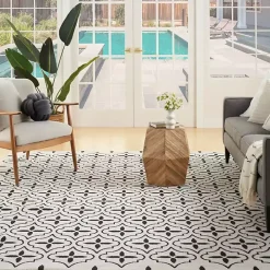 Ivory & Black Quatrefoil Indoor/Outdoor Rug, 8x10