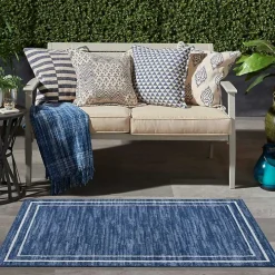 Navy Bordered Indoor/Outdoor Accent Rug, 2x4