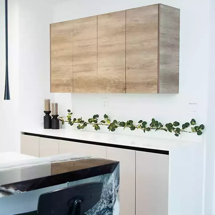 Pre-Lit Eucalyptus Battery Operated Garland